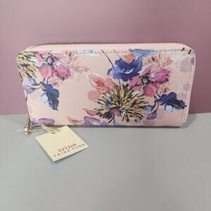 Trina Turk Ligh Pink Floral Zip Around Long Wallet‎ NIB
